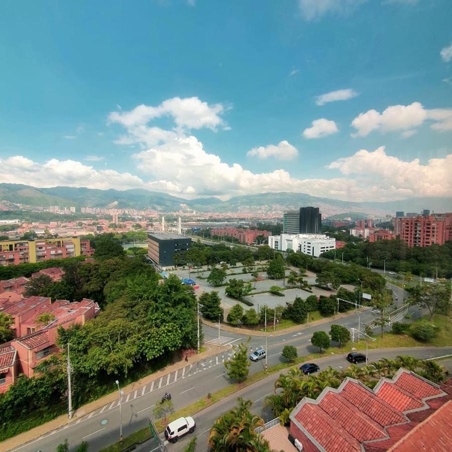 Aptos Alcazar Oviedo By Housy Host Medellín Eksteriør bilde